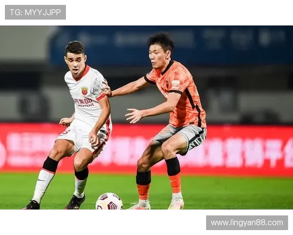 滕哈赫战术核心体系解析：攻防转换与高位逼抢的持续提升