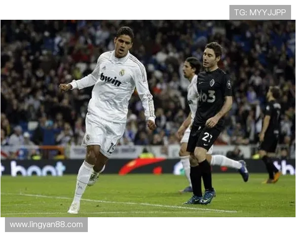 瓦拉内技术特点：防守稳健、出球能力出色、位置感清晰